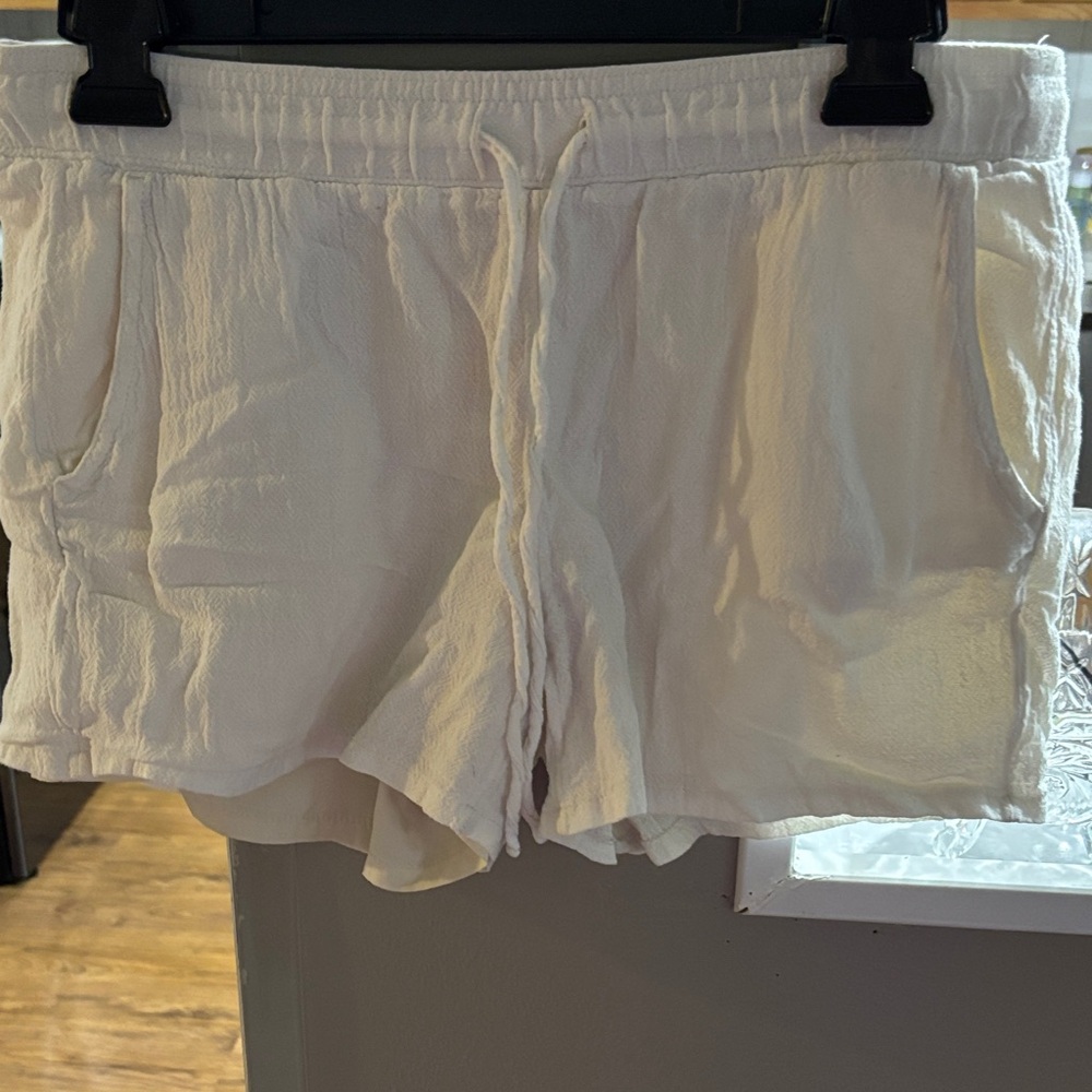 a.n.a Women's Cream Athletic Shorts